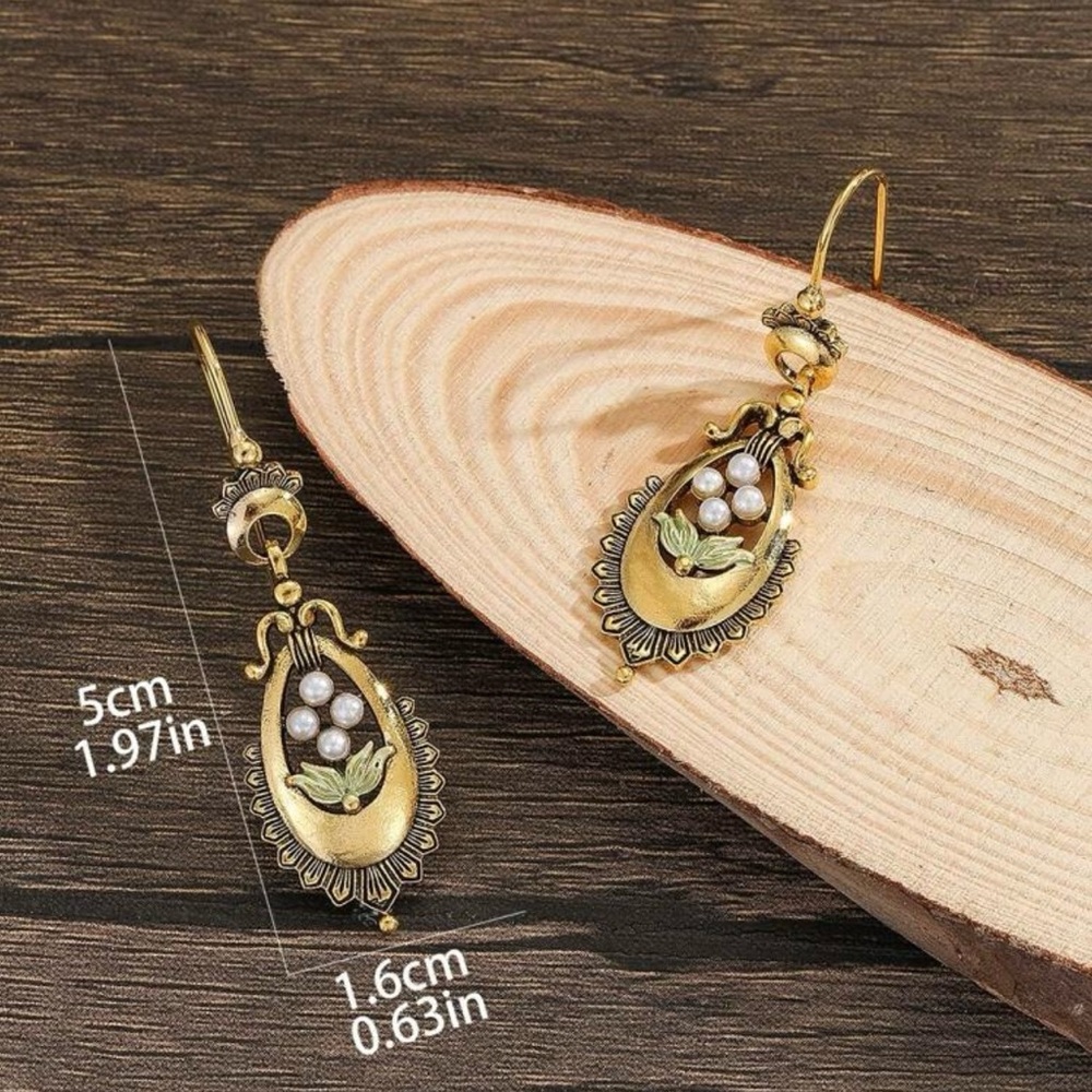 Vintage Bohemian Gold and Pearl Floral Dangle Earrings - Picture 4 of 5